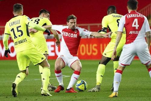 南特客场击敌法尔考,盼夺得三分 南特客场击敌法尔考,盼夺得三分