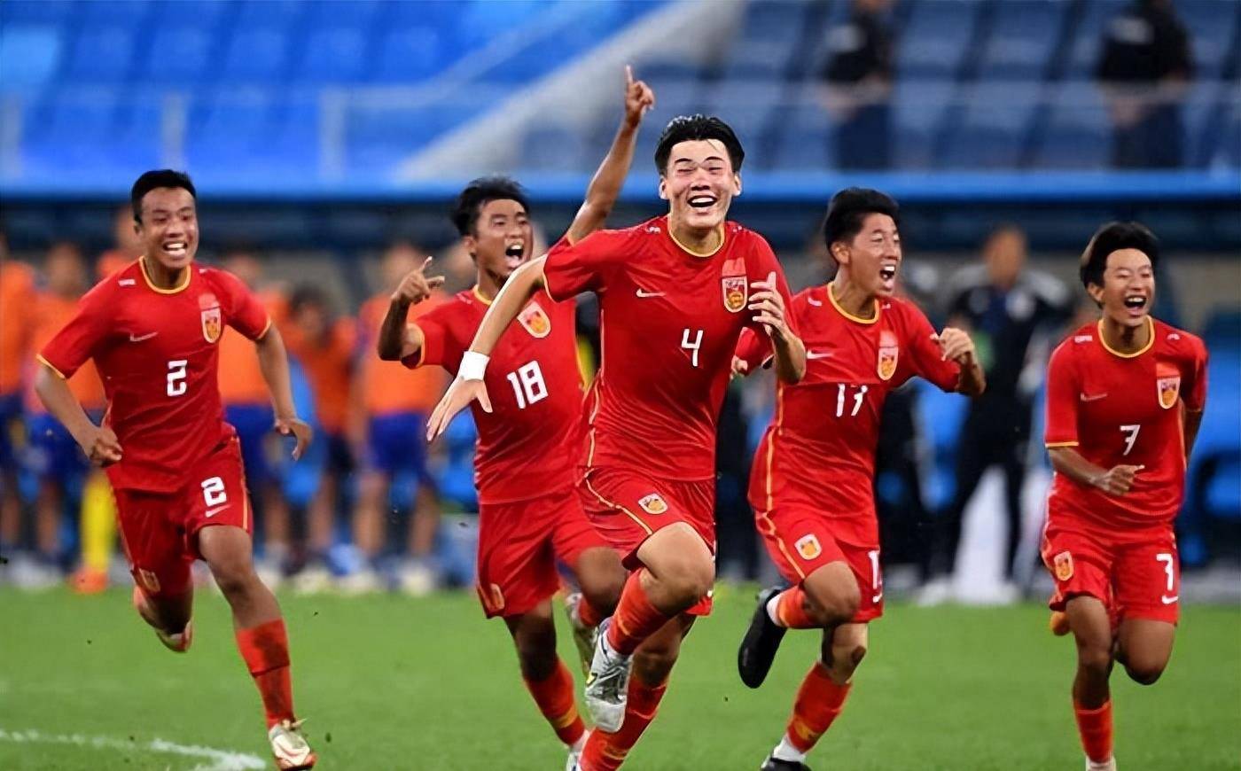 关于足球比赛的新鲜资讯持续热播的简单介绍 关于足球比赛的新鲜资讯持续热播的简单介绍